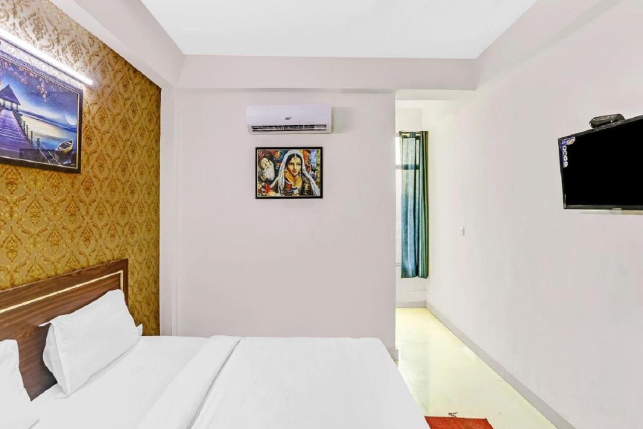 Hotel Noida Continental Exterior foto